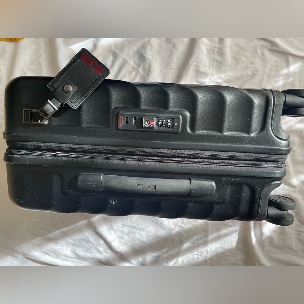 TUMI 19 DEGREE International Expandable 4 Wheeled Carry-On - Picture 10 of 17